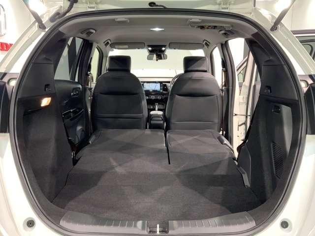 e:HEVホーム20週年特装車/試乗禁煙/プラチナホワイトP 禁煙 新車保証継承 Navi BTaudio ipod/USB接続 CD/フルセグTV リアカメラ ETC LEDライト ステリモ クル-ズCR シ-トH 衝突軽減 サイドSRS 緊急レスキュ-装置(21枚目)