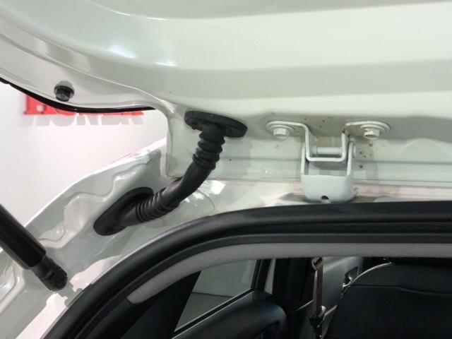 e:HEVホーム20週年特装車/試乗禁煙/プラチナホワイトP 禁煙 新車保証継承 Navi BTaudio ipod/USB接続 CD/フルセグTV リアカメラ ETC LEDライト ステリモ クル-ズCR シ-トH 衝突軽減 サイドSRS 緊急レスキュ-装置(34枚目)