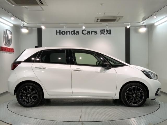 e:HEVホーム20週年特装車/試乗禁煙/プラチナホワイトP 禁煙 新車保証継承 Navi BTaudio ipod/USB接続 CD/フルセグTV リアカメラ ETC LEDライト ステリモ クル-ズCR シ-トH 衝突軽減 サイドSRS 緊急レスキュ-装置(51枚目)