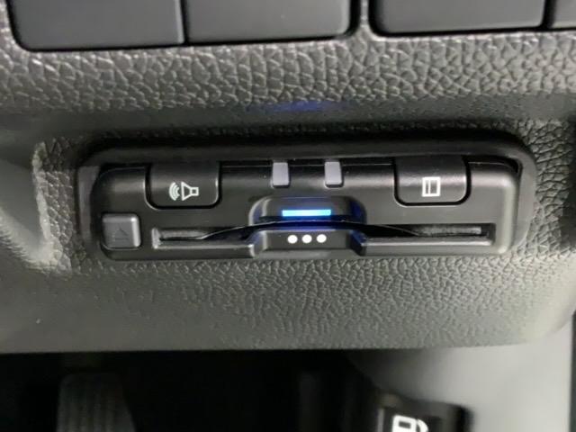 クロスター　禁煙　新車保証継承　ナビ　ＢＴａｕｄｉｏ　ｉｐｏｄ／ＵＳＢ接続可能　音録　フルセグＤＶＤ　バックカメラ　ＥＴＣ　ＬＥＤライト　衝突軽減装置　両側ＰＳＤ　シ－トＨ　クル－ズＣＲ　ＶＳＡ装置　スマ－トキ－(13枚目)