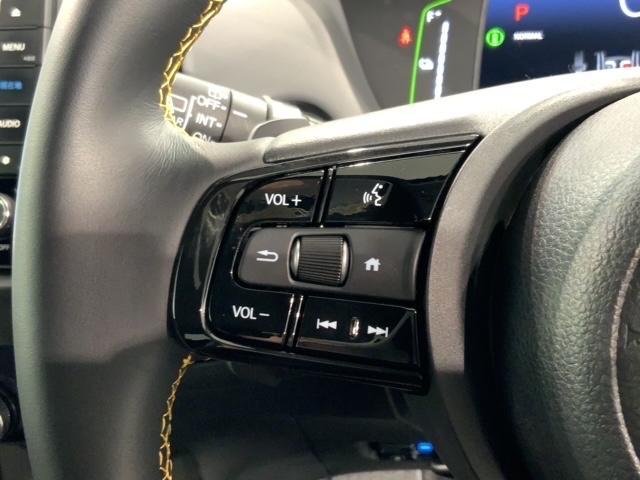 フィット ｅ：ＨＥＶＲＳ　ＨｏｎｄａＳＥＮＳＩＮＧ　禁煙　新車保証継承　大型Ｎａｖｉ　ＢＴａｕｄｉｏ　ＵＳＢ接続可／音録　フルセグＤＶＤ　Ｒカメラ　ＥＴＣ　ＬＥＤライト　クル－ズＣＲ　衝突軽減　サイドカ－テンＳＲＳ　クル－ズ機能　スマ－トキ－（11枚目）