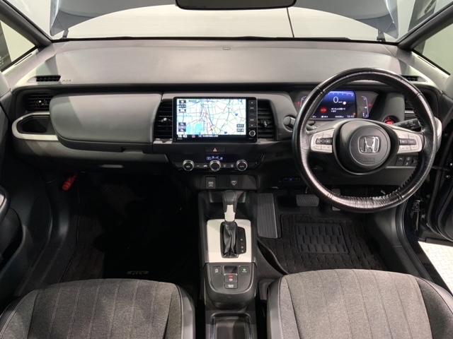 フィット ホーム　ＨＳＥＮＳＩＮＧ２ト－ン最長５年保証ナビ　衝突軽減ブレーキ　禁煙車　ワンオーナー　リアカメ　ＬＥＤライト　フルセグＴＶ　記録簿付　エアバッグ　スマ－トキ－　盗難防止装置　ＥＴＣ車載器　Ｗエアバック（9枚目）