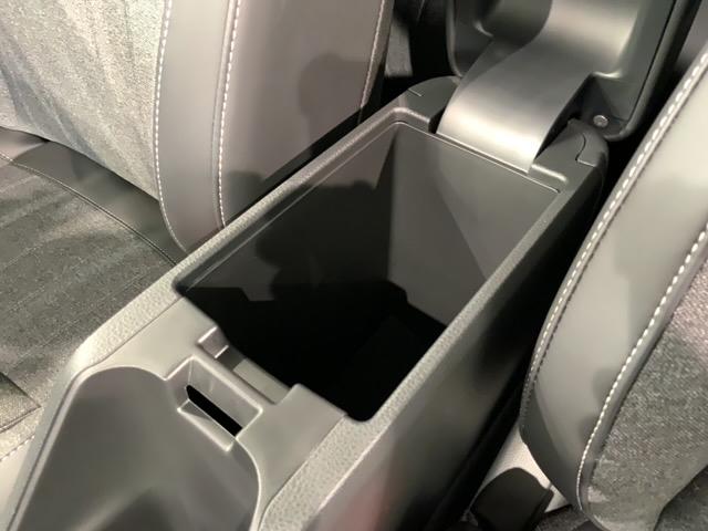 フィット e:HEVホーム HSENSING新車保証試乗車ワンオ-ナ- 前後誤発進抑制機能 助手席エアバッグ 運転席エアバッグ 1オナ 禁煙 LEDライト USB接続 バックカメラ ABS サイドエアバッグ フルセグTV 記録簿(30枚目)