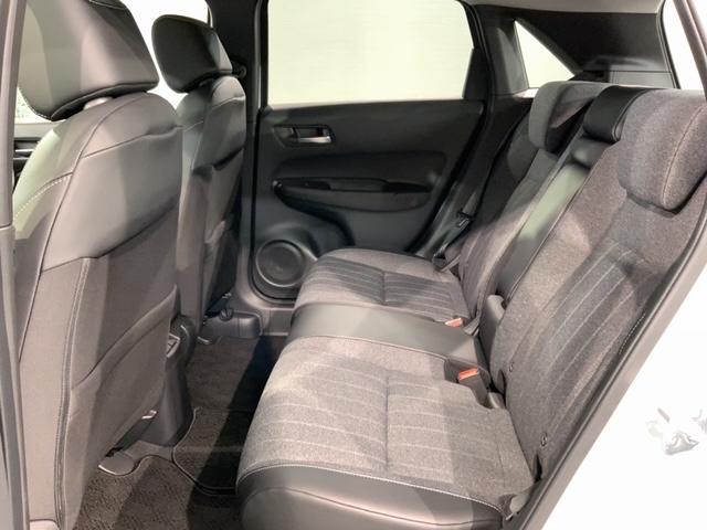 フィット e:HEVホーム HSENSING新車保証試乗車ワンオ-ナ- 前後誤発進抑制機能 助手席エアバッグ 運転席エアバッグ 1オナ 禁煙 LEDライト USB接続 バックカメラ ABS サイドエアバッグ フルセグTV 記録簿(33枚目)