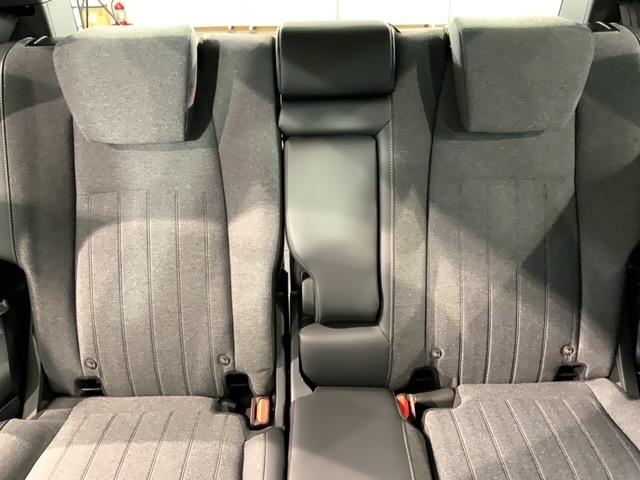 フィット e:HEVホーム HSENSING新車保証試乗車ワンオ-ナ- 前後誤発進抑制機能 助手席エアバッグ 運転席エアバッグ 1オナ 禁煙 LEDライト USB接続 バックカメラ ABS サイドエアバッグ フルセグTV 記録簿(34枚目)