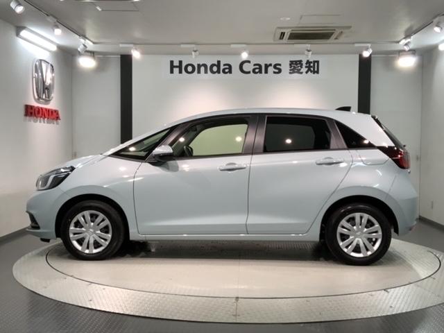 フィット e:HEVホーム HSENSING新車保証試乗車ワンオ-ナ- 前後誤発進抑制機能 助手席エアバッグ 運転席エアバッグ 1オナ 禁煙 LEDライト USB接続 バックカメラ ABS サイドエアバッグ フルセグTV 記録簿(47枚目)