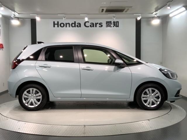 フィット e:HEVホーム HSENSING新車保証試乗車ワンオ-ナ- 前後誤発進抑制機能 助手席エアバッグ 運転席エアバッグ 1オナ 禁煙 LEDライト USB接続 バックカメラ ABS サイドエアバッグ フルセグTV 記録簿(51枚目)