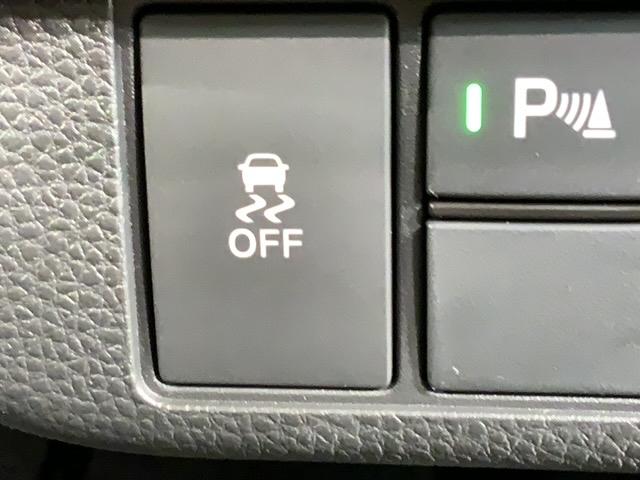 横滑り防止装置がついています。いざという時に安心ですね。