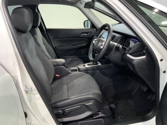 フィット ホーム　Ｈ　ＳＥＮＳＩＮＧ　新車保証　試乗車　ワンオ－ナ－　ナビＶＸＵ－２４５ＦＴｉ　ＴＶ　Ｒカメラ　ＣＤ録音　ＢＴオ－ディオ　ＤＶＤ　ＥＴＣ　ＬＥＤライト　ＶＳＡクルコン　スマ－トキ－　スペアキ－整備記録簿（17枚目）