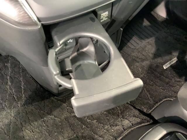 ステップワゴンスパーダ スパーダハイブリッドＧホンダセンシング　１年保証　ワンオ－ナ－　ナビＶＸＭ－１８５ＶＦＮｉ　ＴＶ　Ｒカメラ　ＣＤ録音　ＢＴオ－ディオ　ＤＶＤ　ＥＴＣ　ＬＥＤライト　両側電動ドア　ＶＳＡクルコン　アルミ　スマ－トキ－　スペアキ－盗難防止装置（26枚目）