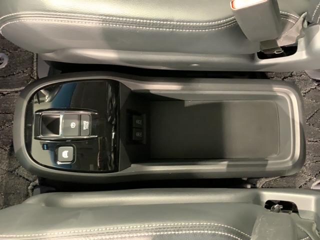 ステップワゴンスパーダ スパーダハイブリッドＧ・ＥＸホンダセンシング　最長５年保証　ワンオーナー　ナビＶＸＵ－１９７ＳＷｉ　ＴＶ　Ｒモニタ－　ＣＤ録音　ＢＴオ－ディオ　ＤＶＤ　ドラレコ　Ｒモニタ－　ＥＴＣ　ＬＥＤライト　両側電動ドア　ＶＳＡ　シ－トヒ－タ－　スマ－トキ－（29枚目）