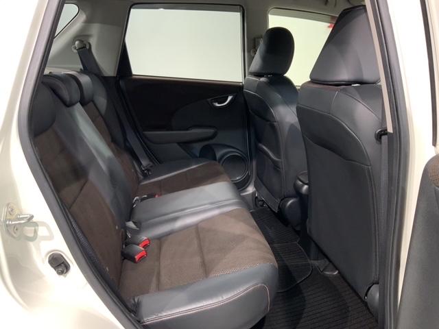 フィットシャトルハイブリッド ハイブリッド・ナビプレミアムセレクション　１年保証　純正ナビ　ＴＶ　Ｒカメラ　ＣＤ録音　音楽機器接続　ＤＶＤ　ＥＴＣ　ＨＩＤ　アルミ　スマ－トキ－　盗難防止装置　整備記録簿　ＡＡＣ　ドアバイザ－　Ｗエアバッグ　ＵＳＢ　Ｂカメラ　ＨＤＤナビ（19枚目）