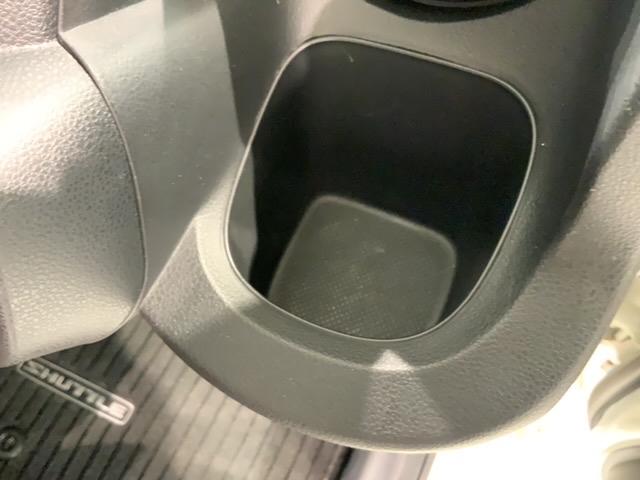 フィットシャトルハイブリッド ハイブリッド・ナビプレミアムセレクション　１年保証　純正ナビ　ＴＶ　Ｒカメラ　ＣＤ録音　音楽機器接続　ＤＶＤ　ＥＴＣ　ＨＩＤ　アルミ　スマ－トキ－　盗難防止装置　整備記録簿　ＡＡＣ　ドアバイザ－　Ｗエアバッグ　ＵＳＢ　Ｂカメラ　ＨＤＤナビ（27枚目）