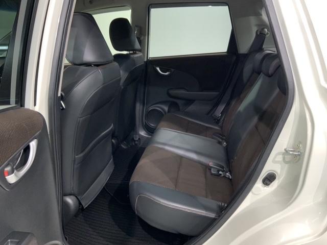 フィットシャトルハイブリッド ハイブリッド・ナビプレミアムセレクション　１年保証　純正ナビ　ＴＶ　Ｒカメラ　ＣＤ録音　音楽機器接続　ＤＶＤ　ＥＴＣ　ＨＩＤ　アルミ　スマ－トキ－　盗難防止装置　整備記録簿　ＡＡＣ　ドアバイザ－　Ｗエアバッグ　ＵＳＢ　Ｂカメラ　ＨＤＤナビ（29枚目）