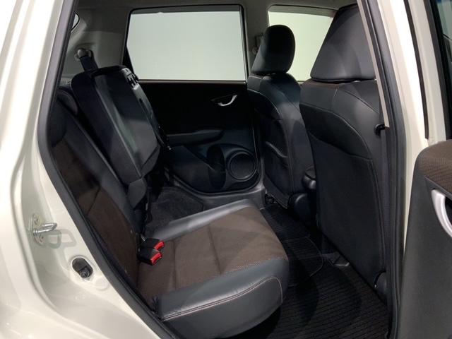 フィットシャトルハイブリッド ハイブリッド・ナビプレミアムセレクション　１年保証　純正ナビ　ＴＶ　Ｒカメラ　ＣＤ録音　音楽機器接続　ＤＶＤ　ＥＴＣ　ＨＩＤ　アルミ　スマ－トキ－　盗難防止装置　整備記録簿　ＡＡＣ　ドアバイザ－　Ｗエアバッグ　ＵＳＢ　Ｂカメラ　ＨＤＤナビ（33枚目）