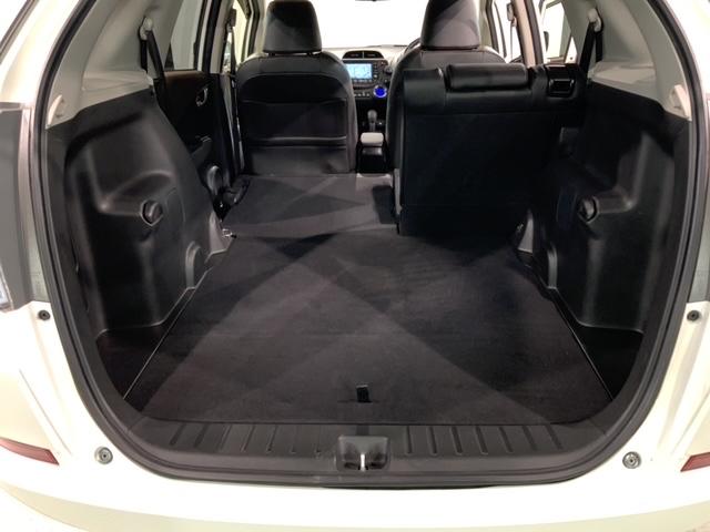 フィットシャトルハイブリッド ハイブリッド・ナビプレミアムセレクション　１年保証　純正ナビ　ＴＶ　Ｒカメラ　ＣＤ録音　音楽機器接続　ＤＶＤ　ＥＴＣ　ＨＩＤ　アルミ　スマ－トキ－　盗難防止装置　整備記録簿　ＡＡＣ　ドアバイザ－　Ｗエアバッグ　ＵＳＢ　Ｂカメラ　ＨＤＤナビ（36枚目）