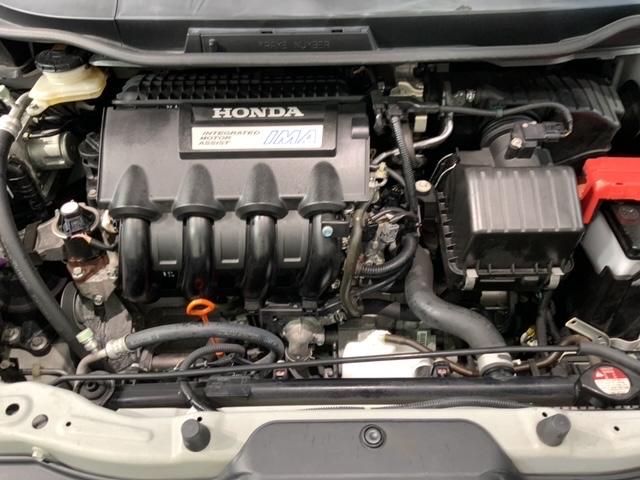 フィットシャトルハイブリッド ハイブリッド・ナビプレミアムセレクション　１年保証　純正ナビ　ＴＶ　Ｒカメラ　ＣＤ録音　音楽機器接続　ＤＶＤ　ＥＴＣ　ＨＩＤ　アルミ　スマ－トキ－　盗難防止装置　整備記録簿　ＡＡＣ　ドアバイザ－　Ｗエアバッグ　ＵＳＢ　Ｂカメラ　ＨＤＤナビ（41枚目）