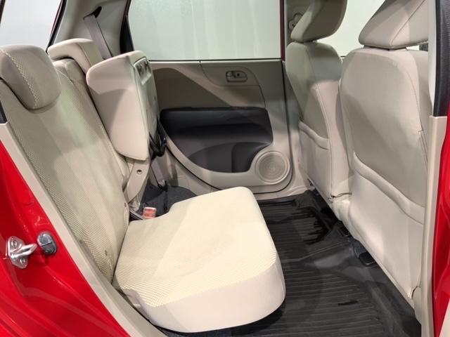 Ｎ－ＯＮＥ ツアラー　１年保証　ワンオ－ナ－　ナビ　ＴＶ　Ｒカメラ　ＢＴオ－ディオ　ＤＶＤ　ＥＴＣ　ＶＳＡ　スマ－トキ－　盗難防止装置　整備記録簿　ＡＡＣ　スペアキ－　ベンチシ－ト　Ｗエアバッグ　イモビライザー　禁煙　ＰＳ（33枚目）