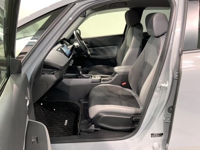 フィット ｅ：ＨＥＶＲＳ　ペット臭有り　Ｈ　ＳＥＮＳＩＮＧ　最長５年保証　純正ナビ　ＴＶ　Ｒカメラ　ＥＴＣ　ＬＥＤライト　ＶＳＡ　アルミ　スマ－トキ－　スペアキ－　盗難防止装置　整備記録簿　ドアバイザ－　ＡＡＣ　Ｗエアバッグ（30枚目）