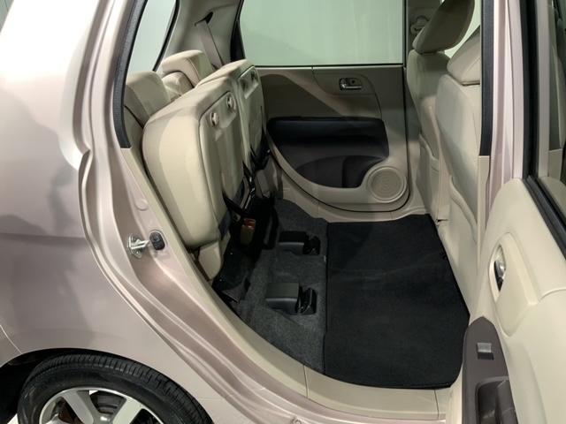 ���Џ��i���Z���^�[�ɂē��O���̃N���[�j���O�����{���Ă���܂��I