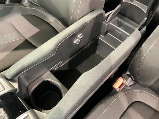 シビック ハッチバック　Ｈ　ＳＥＮＳＩＮＧ　最長５年保証　ワンオ－ナ－　ナビＶＸＭ－１９５ＶＦｉ　ＴＶ　Ｒカメラ　ＣＤ録音　ＢＴオ－ディオ　ＤＶＤ　ドラレコ　ＥＴＣ　ＬＥＤライト　ＶＳＡ　シ－トヒ－タ－　クルコン　アルミ（29枚目）