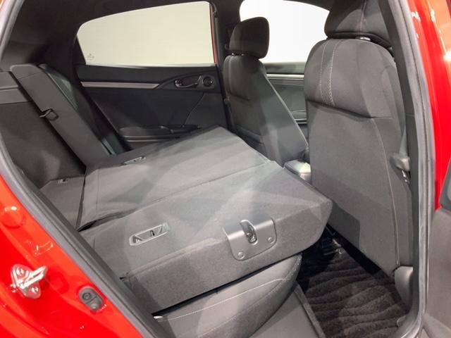 シビック ハッチバック　Ｈ　ＳＥＮＳＩＮＧ　最長５年保証　ワンオ－ナ－　ナビＶＸＭ－１９５ＶＦｉ　ＴＶ　Ｒカメラ　ＣＤ録音　ＢＴオ－ディオ　ＤＶＤ　ドラレコ　ＥＴＣ　ＬＥＤライト　ＶＳＡ　シ－トヒ－タ－　クルコン　アルミ（35枚目）