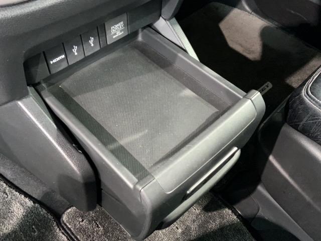 オデッセイ アブソルート・ＥＸ　あんしんＰＫＧ　１年保証　ワンオ－ナ－　純正ナビ　ＴＶ　Ｒカメラ　ＢＴオ－ディオ　ＤＶＤ　ＥＴＣ　ＬＥＤライト　両側電動ドア　ＶＳＡ　クルコン　アルミ　スマ－トキ－　スペアキ－盗難防止装置　整備記録簿（28枚目）