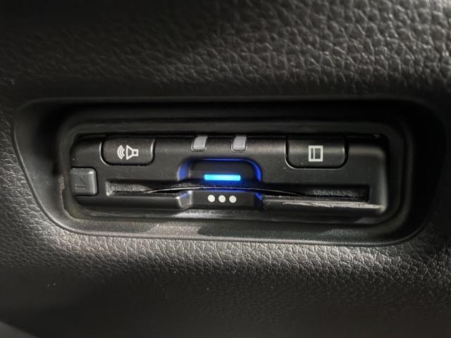 フリード ｅ：ＨＥＶエアー　Ｈ　ＳＥＮＳＩＮＧ　最長５年保証　ワンオ－ナ－　ナビＬＸＭ－２４２ＺＦＮｉ　ＴＶ　Ｒカメラ　ＢＴオ－ディオ　ＥＴＣ　ＬＥＤライト　両側電動ドア　ＶＳＡ　クルコン　スマ－トキ－　スペアキ－　盗難防止装置（12枚目）