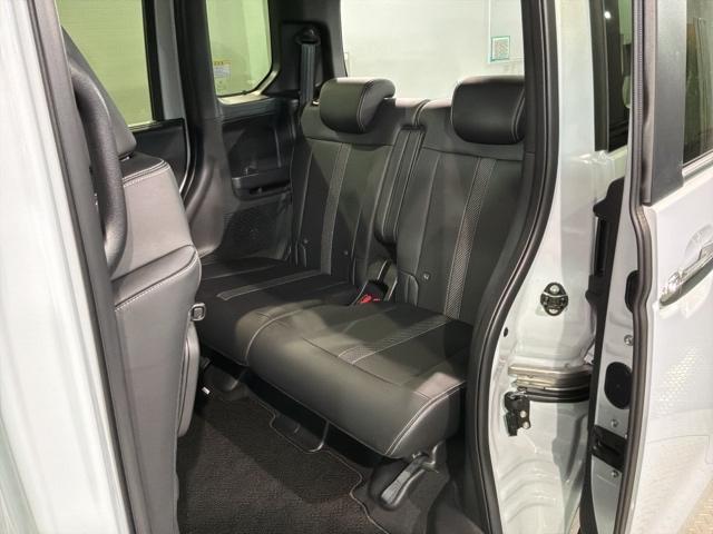 ���Џ��i���Z���^�[�ɂē��O���̃N���[�j���O�����{���Ă���܂��I