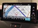 ヴェゼル ｅ：ＨＥＶＺ　ホンダセンシング　禁煙１オ‐ナ－最長５年保証　大型Ｎａｖｉ　ＢＴａｕｄｉｏ　ワイヤレス充電　フルセグＤＶＤ　Ｒカメラ　ＥＴＣ２．０　クル－ズＣＲ　サイドカ－テンＳＲＳ　衝突軽減Ｂ　シ－トＨ　記録簿（7枚目）