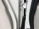 ベースグレード　ＨＳＥＮＳＩＮＧ　新車保証試乗車　ワンオ－ナ－　衝突軽減システム　スマートキ－　フルフラットシート　カーテンエアバック　イモビライザー　横滑り防止　オートクルーズ　ＬＥＤヘッドライト　キーフリー　禁煙（42枚目）
