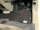 新品の純正フロアマット付きです。ドライブの際に気分良く乗って頂けます。