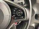 クルーズコントロールを装備しています。高速道路などで一定の速度で走ってくれるので運転が楽ですよ！速度を設定できますので、スピードの出しすぎにも注意できます。