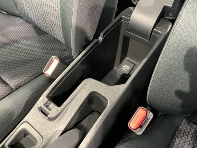 フィット 13G・Lホンダセンシング 最長5年保証 ナビVXM-195VFi TV Rカメラ CD録音 BTオ-ディオ DVD ETC LEDライト VSA クルコン フォグ スマートキー 盗難防止装置 整備記録簿 AAC Wエアバッグ(29枚目)