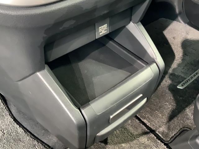 オデッセイ アブソルート・Xホンダセンシング 1年保証 ナビVXM-165VFi TV Rカメラ CD録音 BTオ-ディオ DVD ETC LEDライト 両側電動ドア VSA クルコン アルミ スマ-トキ- スペアキ- 盗難防止装置 整備記録簿(27枚目)