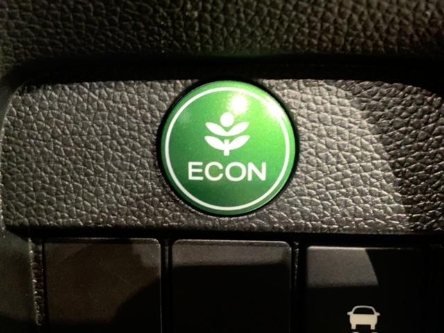 N-ONE プレミアムツアラー 2ト-ン 1年保証 ワンオーナー HID VSA アルミ スマ-トキ- スペアキ- 盗難防止装置 整備記録簿 ドアバイザ- Wエアバッグ AAC 1オーナー Rカメ Wエアバック キーレス ターボ(9枚目)