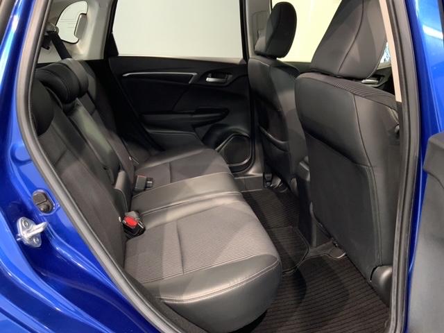 フィットハイブリッド Ｌホンダセンシング　最長５年保証　ワンオーナー　ナビＶＸＭ－１８７ＶＦＥｉ　ＴＶ　Ｒカメラ　ＣＤ録音　ＢＴオ－ディオ　ＤＶＤ　ＥＴＣ　ＬＥＤライト　ＶＳＡ　クルコン　フォグ　スマートキー　盗難防止装置　整備記録簿　ＡＡＣ（17枚目）