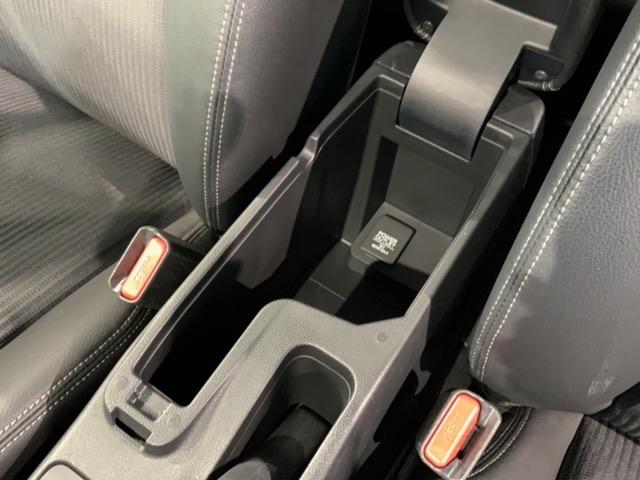 フィットハイブリッド Ｌホンダセンシング　最長５年保証　ワンオーナー　ナビＶＸＭ－１８７ＶＦＥｉ　ＴＶ　Ｒカメラ　ＣＤ録音　ＢＴオ－ディオ　ＤＶＤ　ＥＴＣ　ＬＥＤライト　ＶＳＡ　クルコン　フォグ　スマートキー　盗難防止装置　整備記録簿　ＡＡＣ（29枚目）