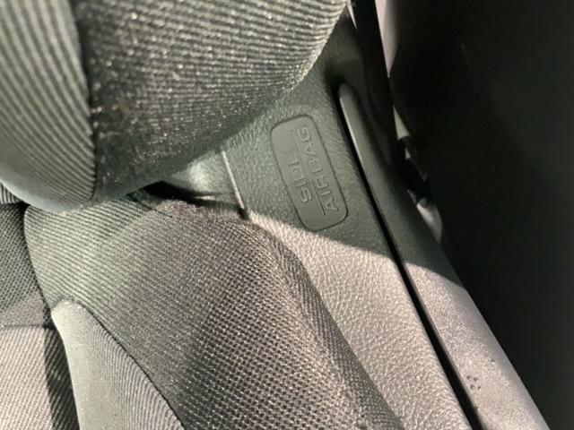 フィット ベーシック　Ｈ　ＳＥＮＳＩＮＧレス　ＥＴＣ　ＶＳＡ　スマートキー　盗難防止装置　整備記録簿　エアコン　Ｗエアバッグ　１オーナー車　イモビライザー　パワーステアリング　キーレス　パワーウインドウ　サイドエアバッグ（25枚目）