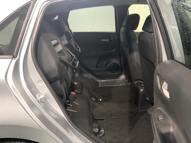 フィット ベーシック　Ｈ　ＳＥＮＳＩＮＧレス　ＥＴＣ　ＶＳＡ　スマートキー　盗難防止装置　整備記録簿　エアコン　Ｗエアバッグ　１オーナー車　イモビライザー　パワーステアリング　キーレス　パワーウインドウ　サイドエアバッグ（36枚目）