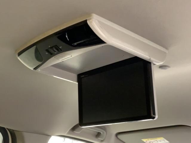 �㕔���ȂɃ��A���j�^�[������܂��B