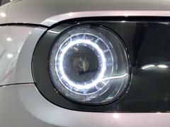 ＬＥＤヘッドライトは、点灯の瞬間から最大光量を発揮し、突然暗くなるトンネルなどでの安定感を高めます。 7