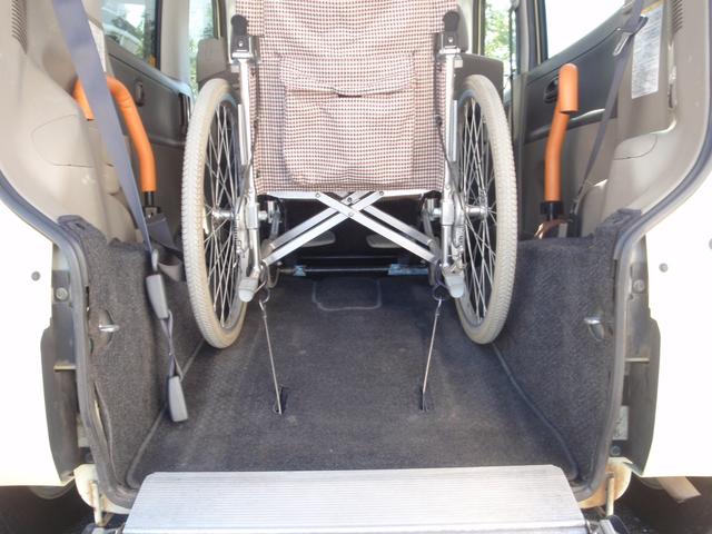 タント 　６６０フレンドシップスローパー　リヤシート付　純正ワンセグＳＤナビ　キーレス　社外１４インチアルミ（8枚目）