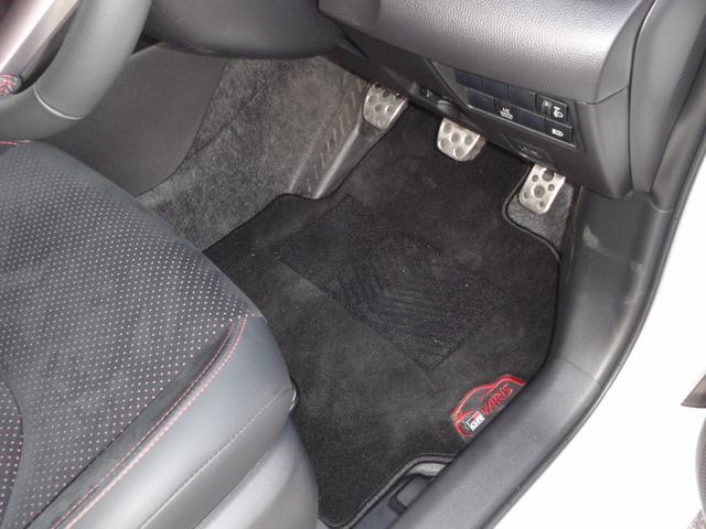 ＧＲヤリス ＲＺ　ハイパフォーマンス　ファースト　エディション　モリゾウセレクション　予防安全パッケージ　バックカメラ　Ｔ－ｃｏｎｎｅｃｔ　ナビキット　ＴＶキャンセラー　ＪＢＬサラウンドシステム　ビルトインＥＴＣ　ＧＲストラットタワーバー（13枚目）