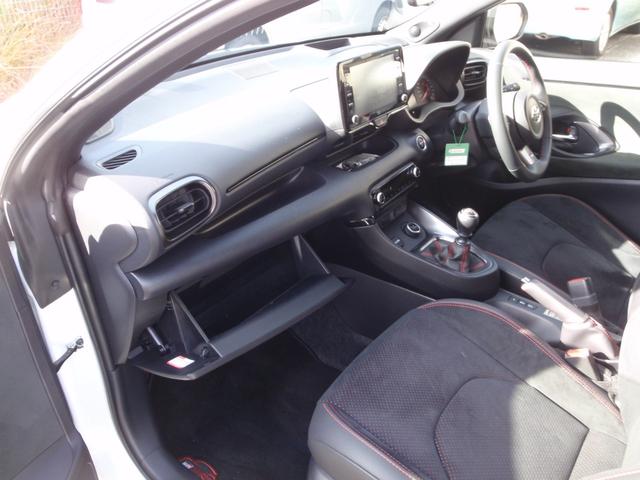 ＧＲヤリス ＲＺ　ハイパフォーマンス　ファースト　エディション　モリゾウセレクション　予防安全パッケージ　バックカメラ　Ｔ－ｃｏｎｎｅｃｔ　ナビキット　ＴＶキャンセラー　ＪＢＬサラウンドシステム　ビルトインＥＴＣ　ＧＲストラットタワーバー（19枚目）