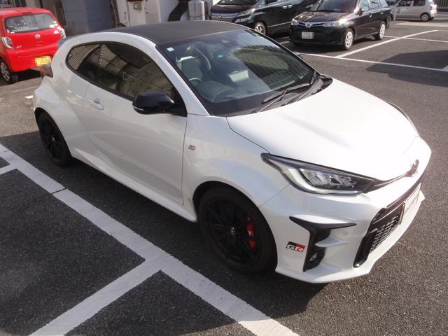 ＧＲヤリス ＲＺ　ハイパフォーマンス　ファースト　エディション　モリゾウセレクション　予防安全パッケージ　バックカメラ　Ｔ－ｃｏｎｎｅｃｔ　ナビキット　ＴＶキャンセラー　ＪＢＬサラウンドシステム　ビルトインＥＴＣ　ＧＲストラットタワーバー（30枚目）