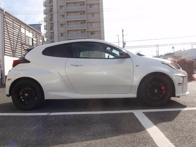 ＧＲヤリス ＲＺ　ハイパフォーマンス　ファースト　エディション　モリゾウセレクション　予防安全パッケージ　バックカメラ　Ｔ－ｃｏｎｎｅｃｔ　ナビキット　ＴＶキャンセラー　ＪＢＬサラウンドシステム　ビルトインＥＴＣ　ＧＲストラットタワーバー（31枚目）