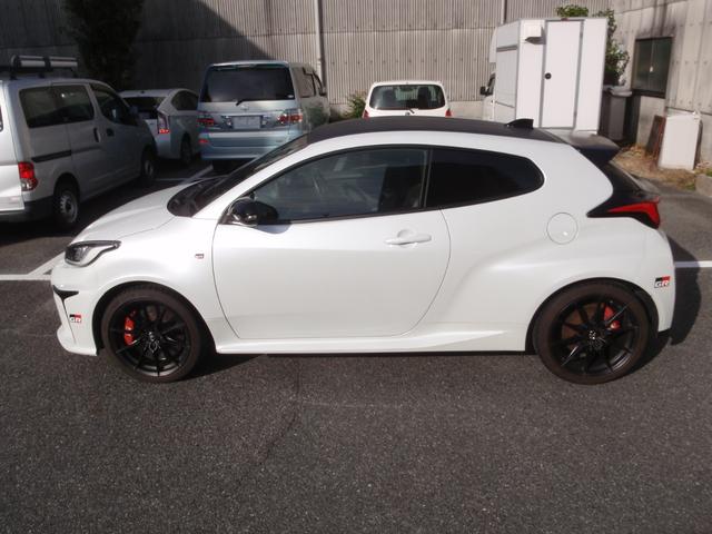 ＧＲヤリス ＲＺ　ハイパフォーマンス　ファースト　エディション　モリゾウセレクション　予防安全パッケージ　バックカメラ　Ｔ－ｃｏｎｎｅｃｔ　ナビキット　ＴＶキャンセラー　ＪＢＬサラウンドシステム　ビルトインＥＴＣ　ＧＲストラットタワーバー（41枚目）