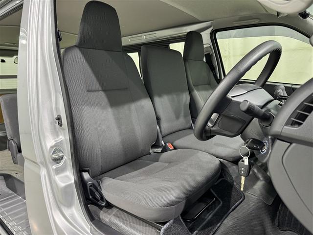 ハイエースバン ＤＸ　衝突被害軽減システム　メモリーナビ　フルセグ　バックカメラ　ＥＴＣ　ドラレコ　ＣＤ　ミュージックプレイヤー接続可　ＤＶＤ再生　ＬＥＤヘッドランプ　乗車定員６人　キーレス　ディーゼル　ワンオーナー（26枚目）