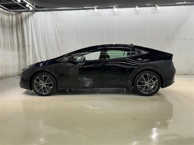 プリウス Ｚ　衝突被害軽減システム　フルセグ　バックカメラ　ＥＴＣ　ミュージックプレイヤー接続可　電動シート　オートクルーズコントロール　ＬＥＤヘッドランプ　スマートキー　キーレス　ハイブリッド（4枚目）